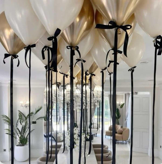 BALLONS AU PLAFOND RUBAN SATIN ET BOUCLE